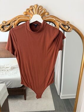 Express Rust Mock Neck Short Sleeve Bodysuit